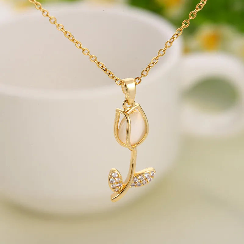 Collar Tulipán Rosa | Baño de Oro + Caja de Regalo Gratis✨